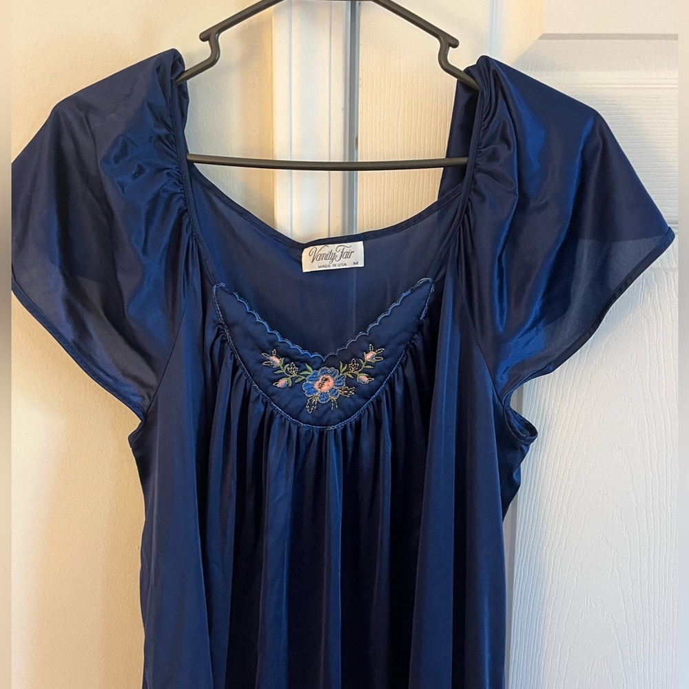 Vintage 1970/80’s Vanity Fair Nightgown - Style 80-755